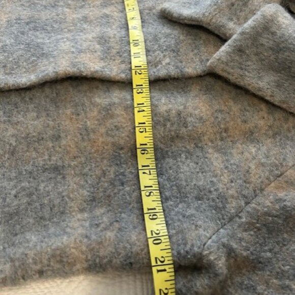 Wool blend demi-season coat , size M, Very Good condition ! - Picture 12 of 14